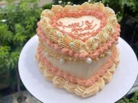 Royal Vintage Heart Cake