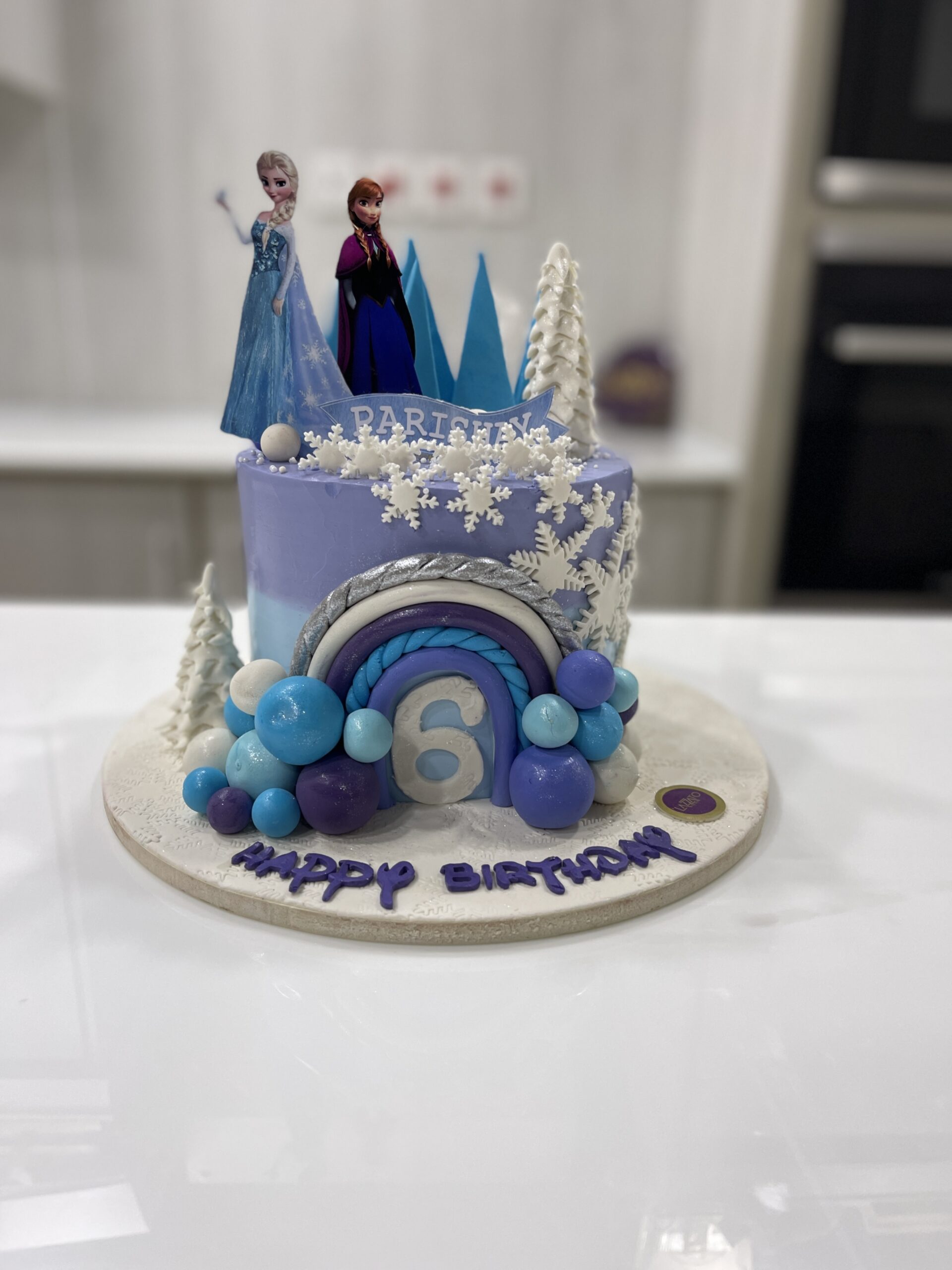 Elsa Frozen Cake