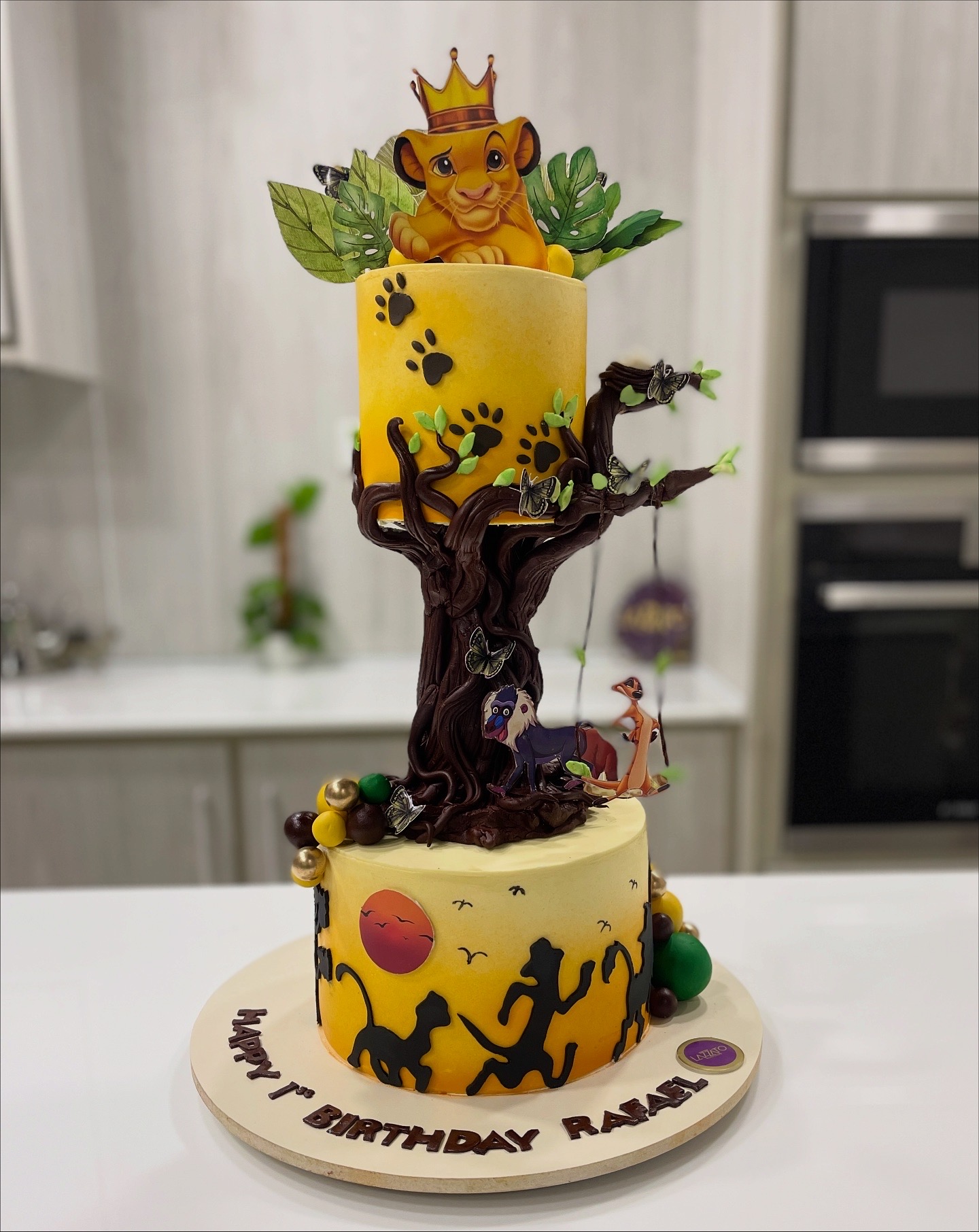 Simba safari cake