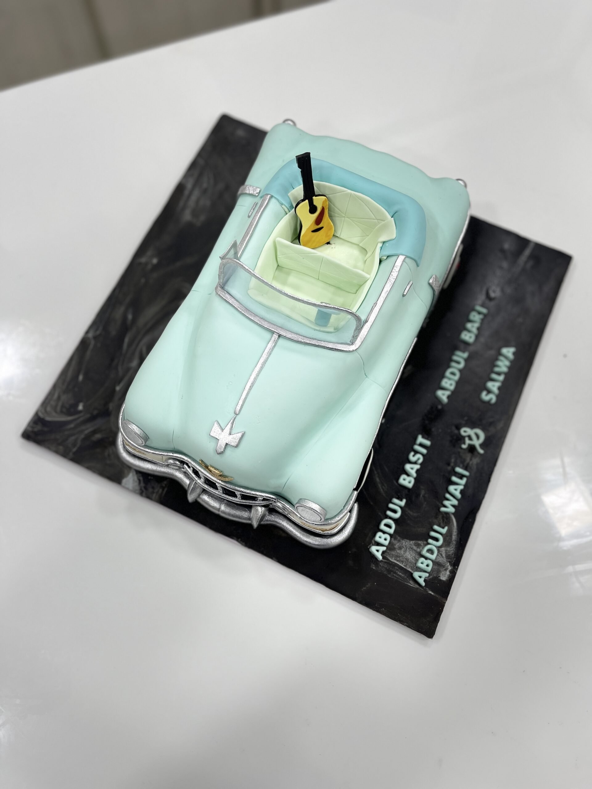 Car Guitar Cake